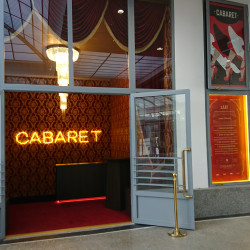 CABARET - neonový nápis | Realizace
