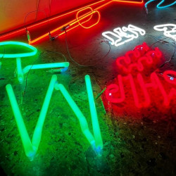 neon výroba | Než se neon rozsvítí